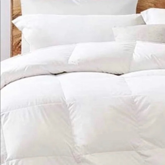 - - Royal luxe goose down comforter all seas…